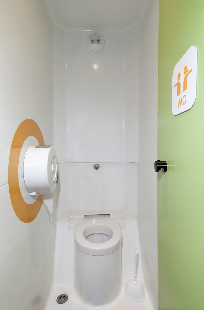 Enzo Hotel 1Er Prix Coudes Bagian luar foto